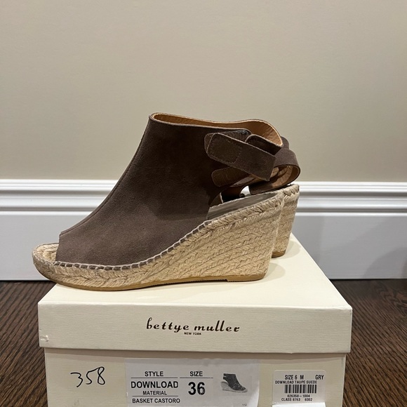 Bettye Muller Download Taupe Suede